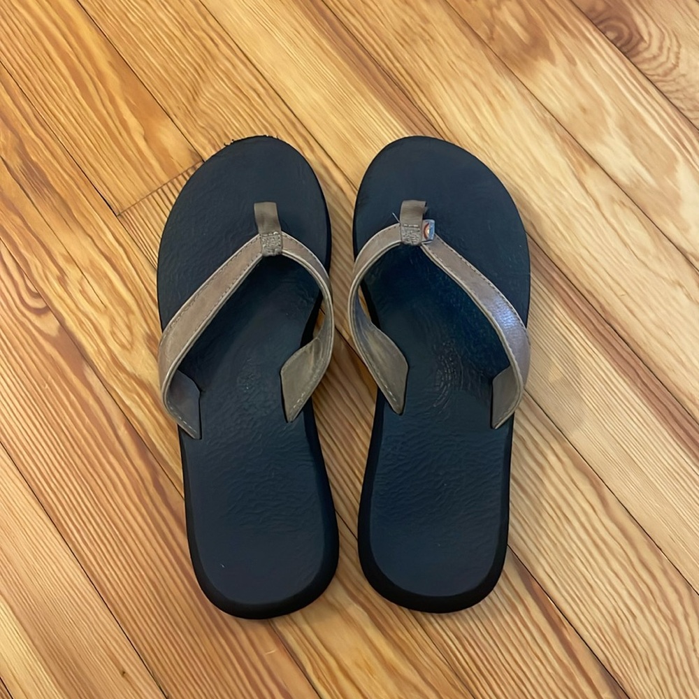 Rainbow leather top flip flops rubber bottoms